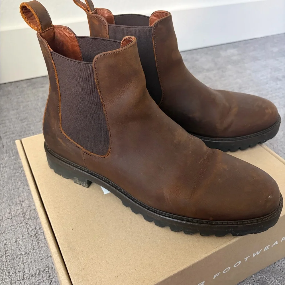 Portland Leather Patina Men’s Chelsea Boot | Canyon | size 9